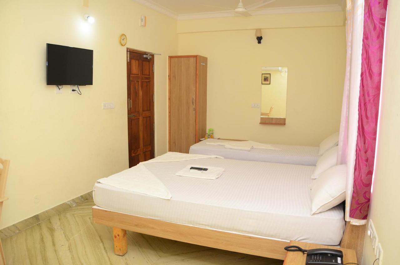Hari Iyer Residency Hotel Tiruchchendūr Kültér fotó